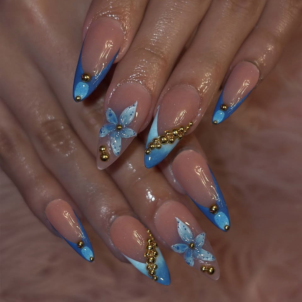 Nail Art Quirky - Pembe mavi çiçek desenli, metal boncuklu